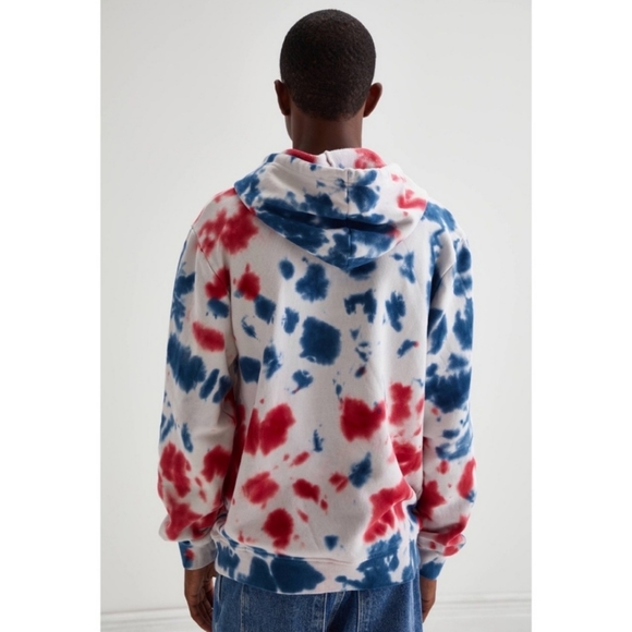 Urban Outfitters ×   Hello Kitty X Team USA Tie-Dye Hoodie Sweatshirt - Picture 2 of 6